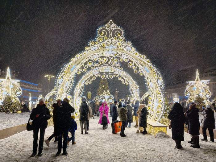 Светящаяся арка Большой театр Москва